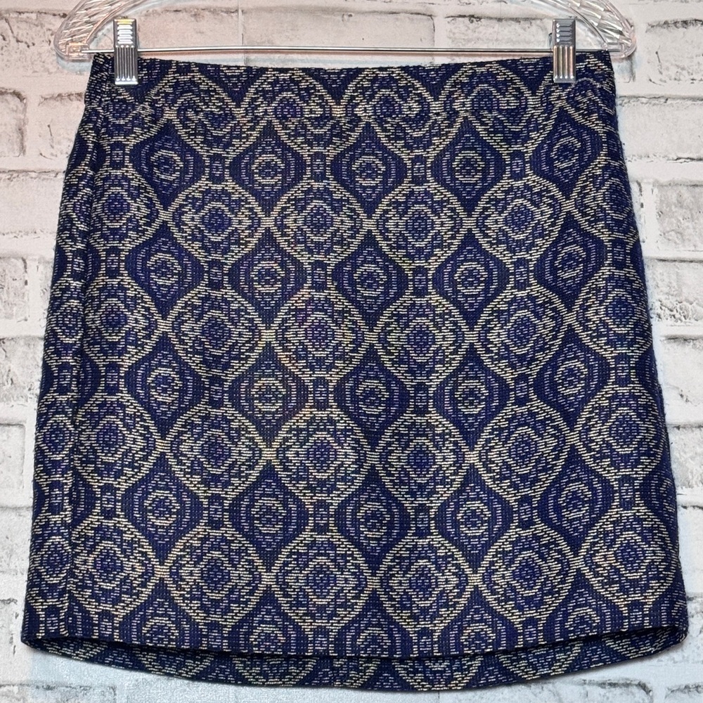 J.Crew Elegant Blue and‎ Gold Patterned pencil Skirt size 2